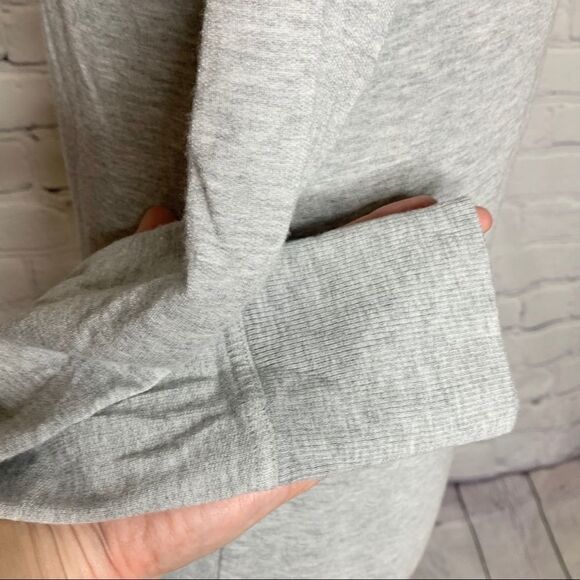 Athleta Nirvana Twist Front Clarity Sweatshirt - Picture 5 of 9